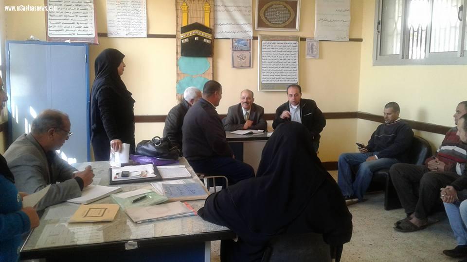 مدير التعليم الإبتدائى بـ