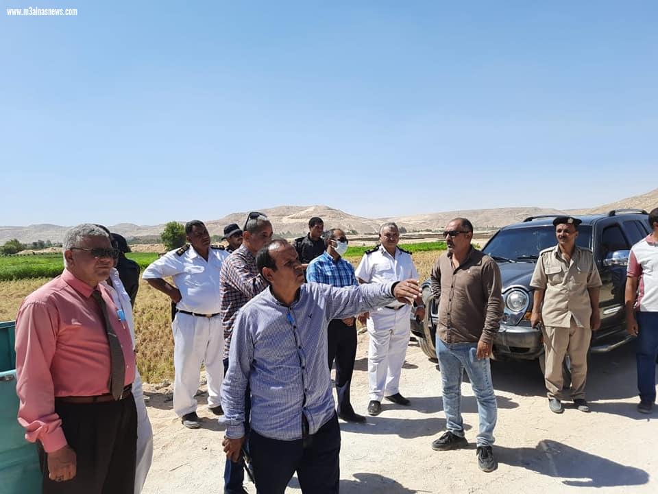 ضمن الموجة الـ 18 لإزالة التعديات محافظ أسيوط: إزالة 8 حالات تعدي على أراضي زراعية وأملاك دولة بمركزي أبنوب والفتح خلال يوم واحد