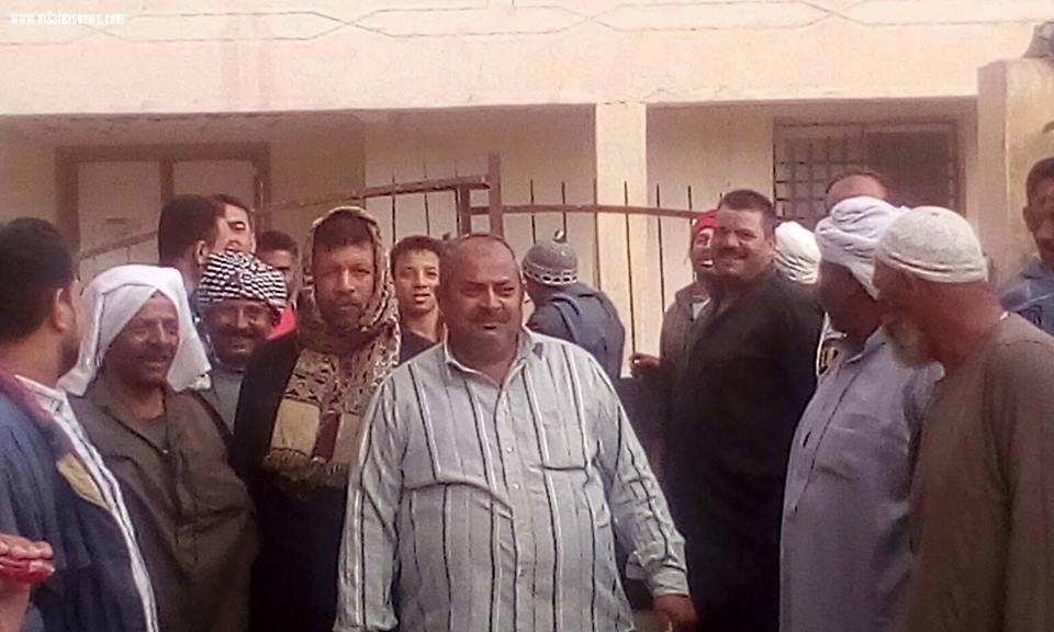 اعتراضًا على غياب الأطباء.. أهالى 