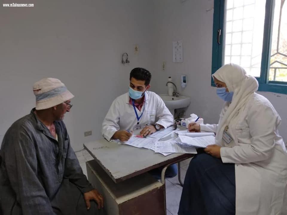 اجراء الكشف الطبي على1811 مريضاً وتلقي اللقاح ل11 ألف مسافر بكفر الشيخ