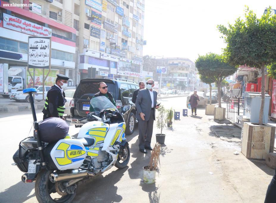 محافظ كفر الشيخ يتفقد أحياء وشوارع العاصمة لمتابعة أعمال التطوير بها ويشدد على رفع الاشغالات