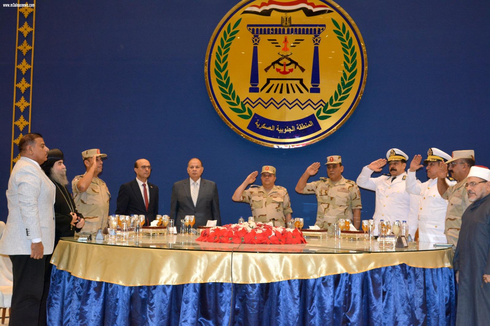 رئيس جامعة أسيوط يشارك المنطقة الجنوبية العسكرية حفل تكريم أسر الشهداء ومصابي العمليات الحربية