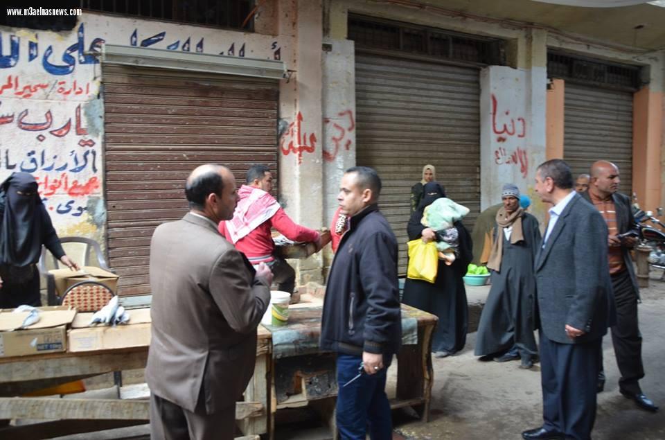 محافظ كفرالشيخ يتابع إزالة إشغالات الباعة الجائلين