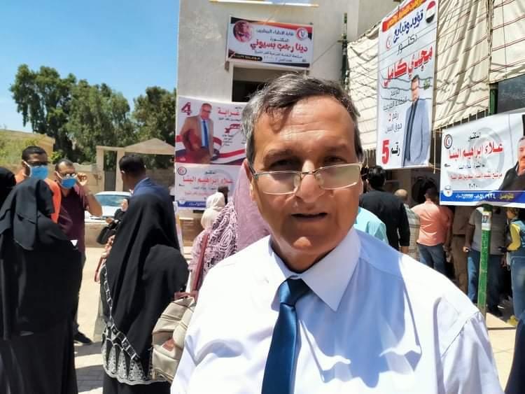 د. نشأت عبدالبارى... شكرا لتواجد زملائى الأطباء رغم حرارة الجو