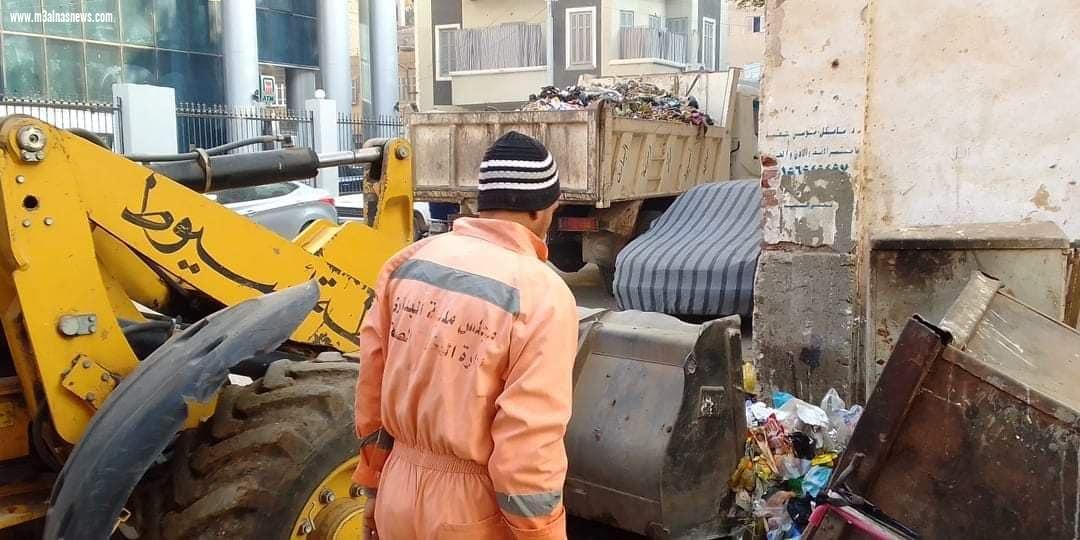 محافظ أسيوط : حملات مكبرة لرفع القمامة والمخلفات لنظافة وتسوية الشوارع والميادين بمراكز البدارى والغنايم والقوصية