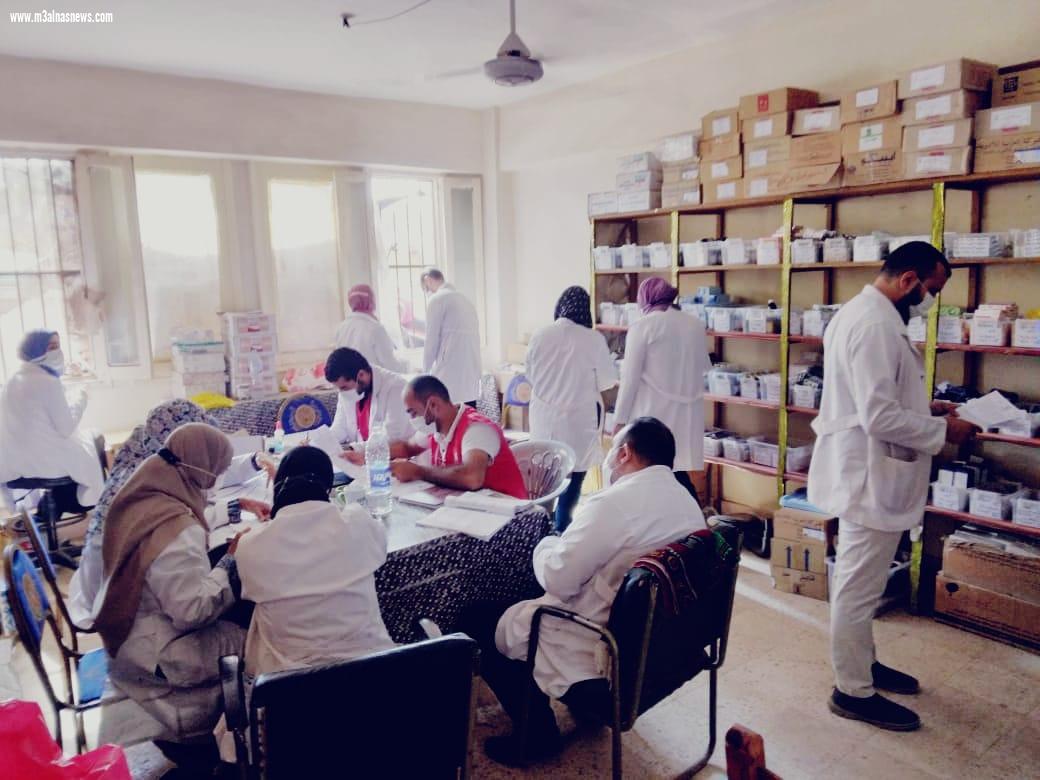 توقيع الكشف على 2000 مواطن بقافلة طبية بكفرالجرايدة محافظة كفرالشيخ