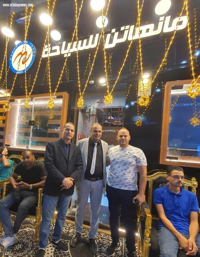 عطية يهنئ المحاسب عمر بازيد  بافتتاح شركة مانهاتن للسياحة بكفر الشيخ 