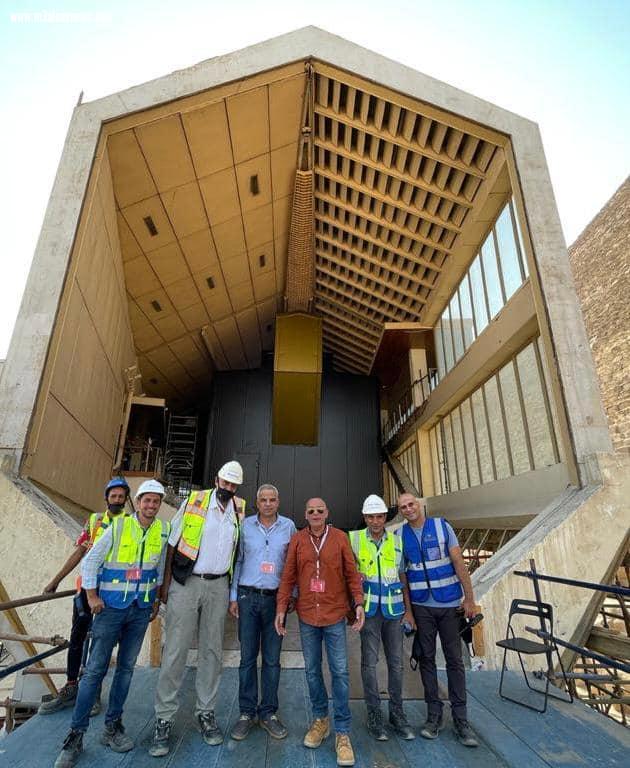 - وصول مركب الملك خوفو الأولى إلى المتحف المصري الكبير