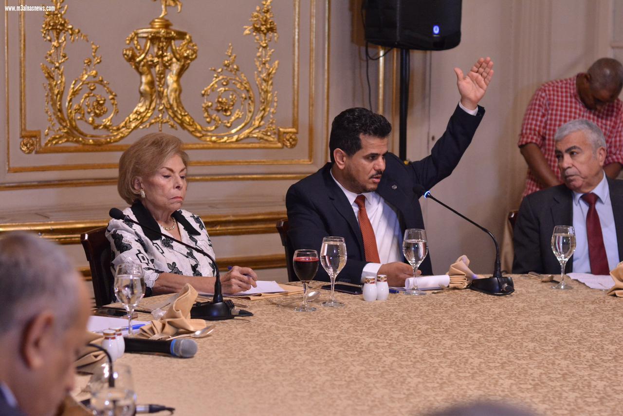 طريق الحرير والبحر الأحمر.. مسار آمن  للتجارة الدولية