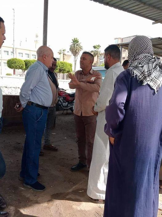 الشرقية :رئيس مركز ومدينة الحسينية يمر على المواقف للالتزام بتعريفة الركوب