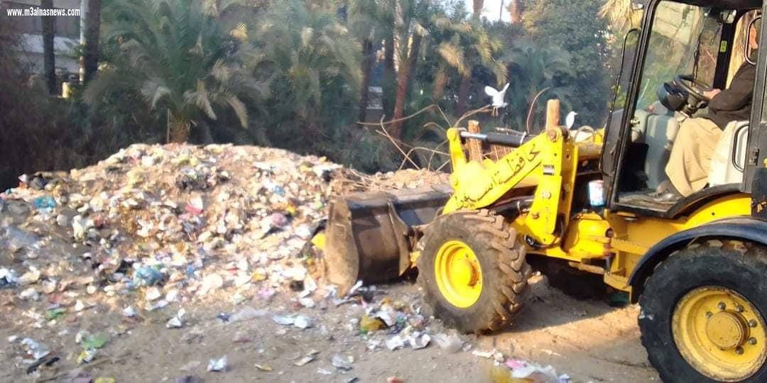 محافظ أسيوط : حملات مكبرة لرفع القمامة والمخلفات لنظافة وتسوية الشوارع والميادين بمراكز البدارى والغنايم والقوصية