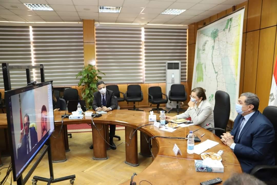 اللجنة الوزارية تقرر صرف الدفعة الثانية من منحة الـ 500 جنيه  من 21 إلي 25 يونيو الجاري بموجب كارت مسبوق الدفع  