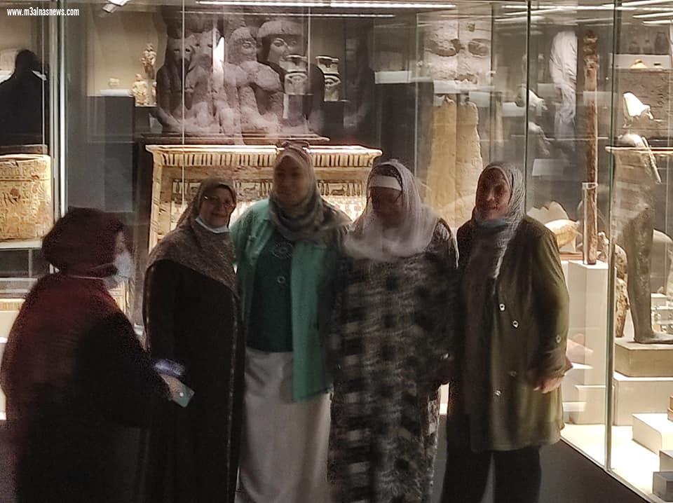 ورشة عمل لتعليم الخط الهيروغليفى للأطفال بمتحف كفر الشيخ ورحلة ترفيهية لكبار السن