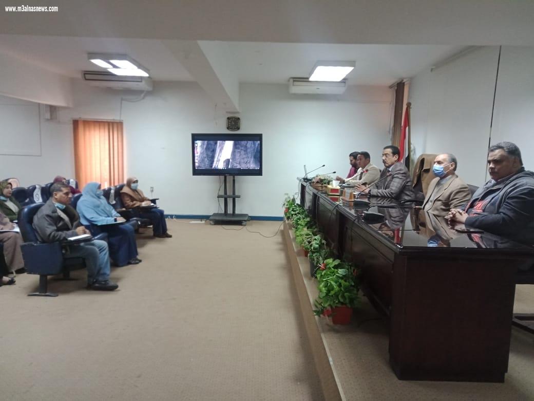 محافظ أسيوط يوجه بتكثيف القوافل البيطرية المجانية وحملات التوعية والارشاد بكافة قرى ونجوع المحافظة للحفاظ على الثروة الحيوانية