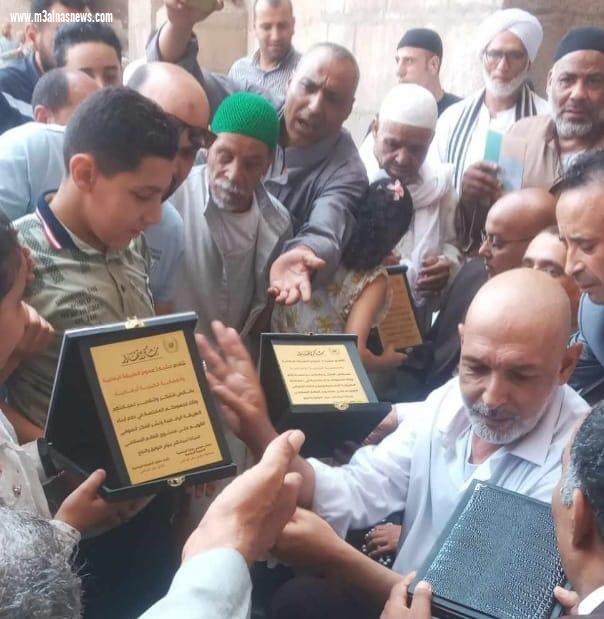 احتفالا بالمولد النبوى الشريف ... الجمعية الخيرية الرفاعية تكرم مجموعة من حفظة القرآن الكريم