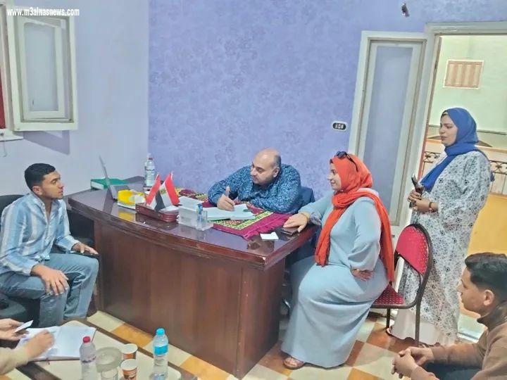 النائب وليد زيتون يلتقى بأهل الحامول بمكتبة لبحث مطالبهم والعمل على حلها فى اسرع وقت