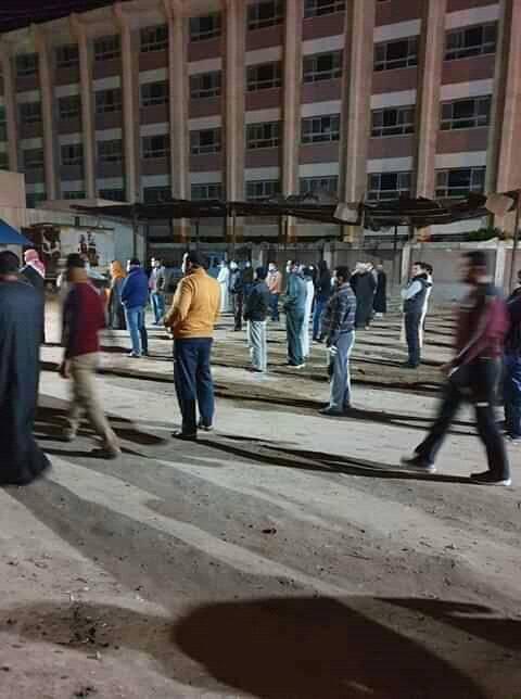 رفضا لما حدث بشبرا البهو.. مشهد حضارى بشباس عمير بكفرالشيخ أثناء دفن متوفاة لكورونا