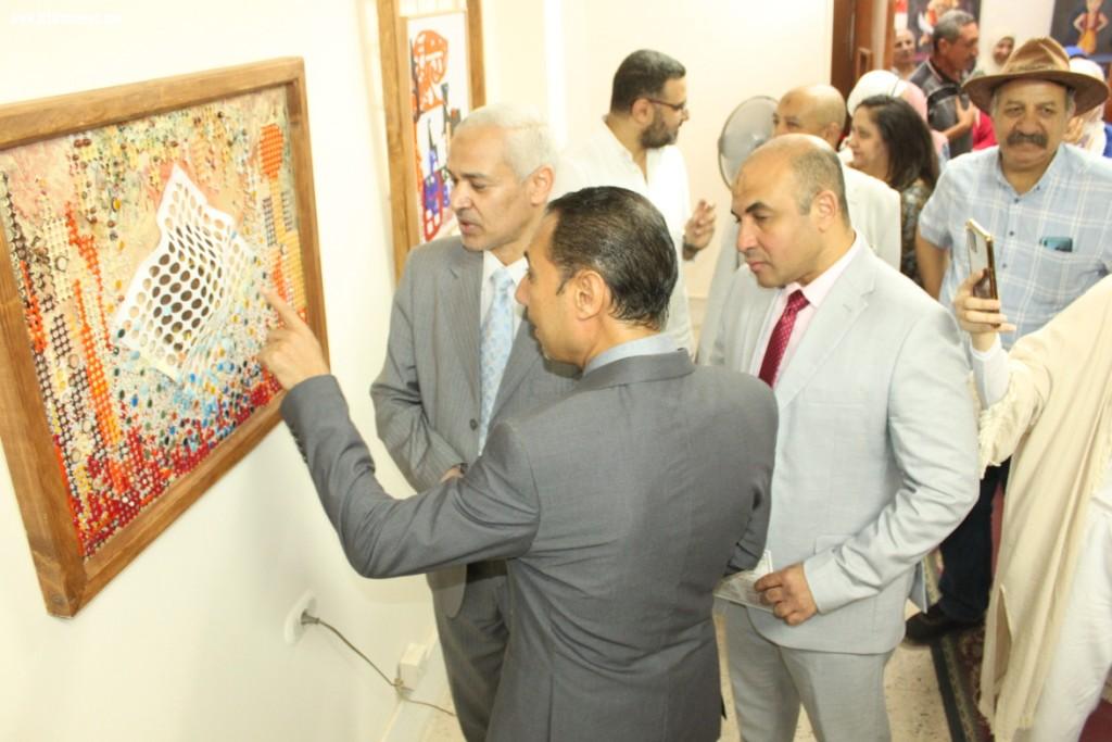 كلية الفنون الجميلة بجامعة أسيوط تنظم معرضين فنيين حول أجواء عصر الرقمنة