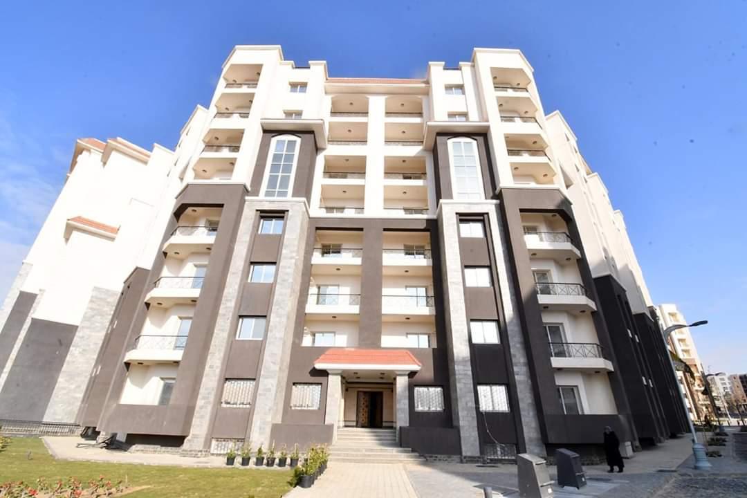وزير الإسكان يستعرض إنجازات 6 أعوام بمختلف القطاعات فى عهد الرئيس عبدالفتاح السيسى