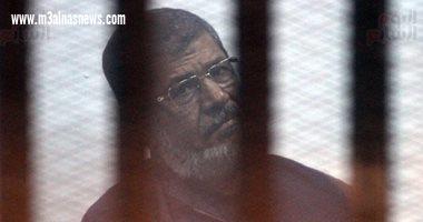 وفاة محمد مرسي العياط بعد إصابته بإغماء أثناء جلسة محاكمته بقضية التخابر