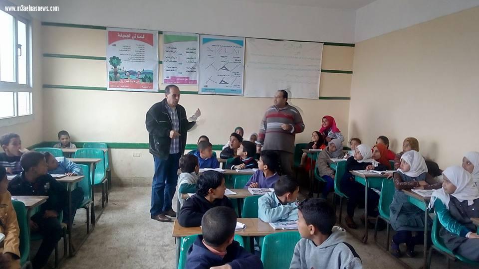 مدير التعليم الابتدائى بالحامول فى كفر الشيخ يقود القافلة التعليمة لمدرسة ٤٥ الشراقوة