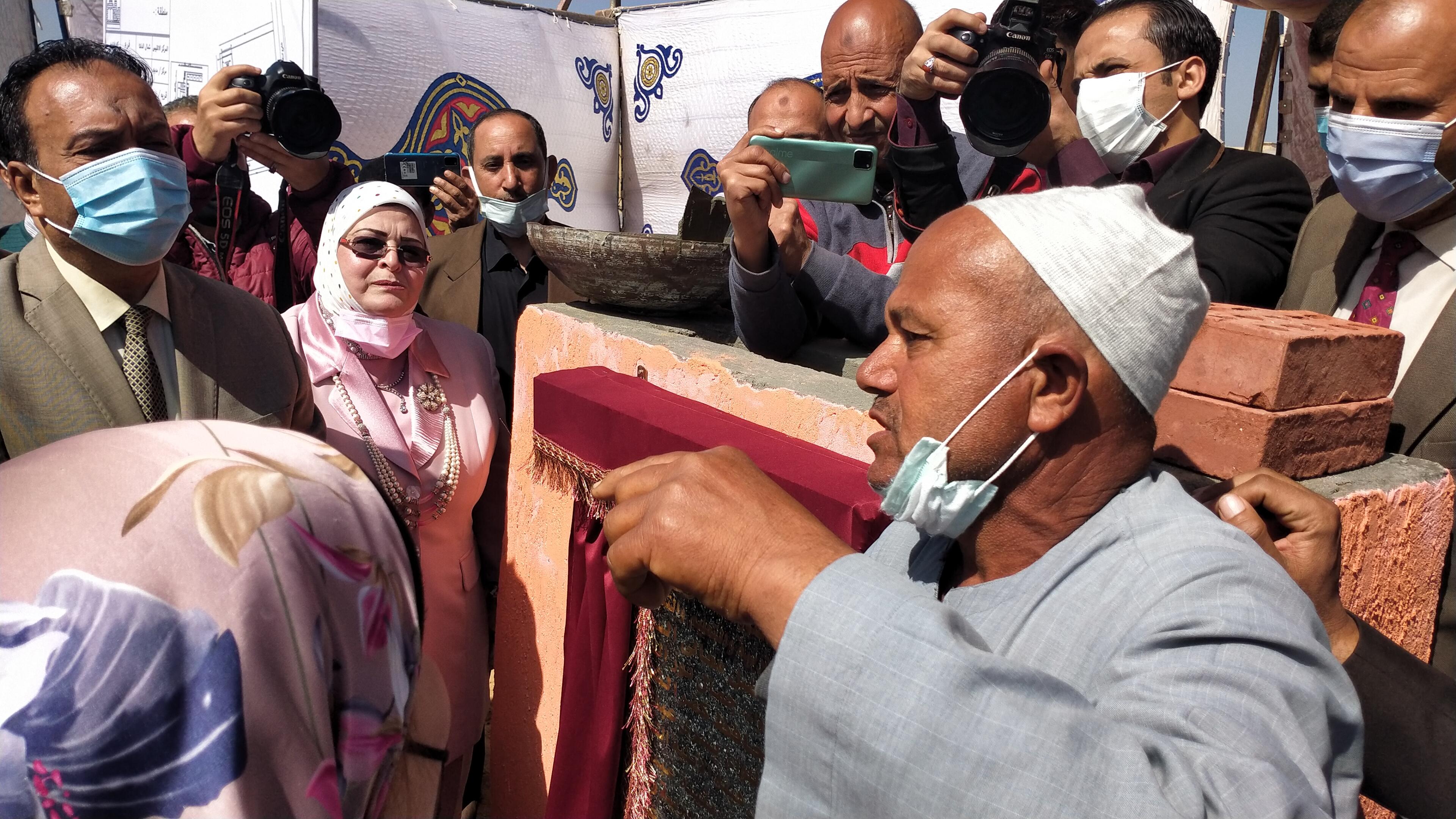 محافظ كفرالشيخ يتفقد قرية السيد من البدوي ضمن قرى مبادرة حياة كريمة.. صور