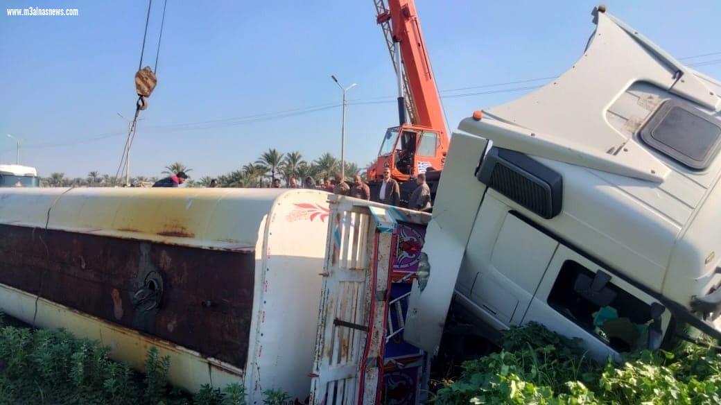 انقلاب سيارة فنطاس بالطريق الدولي الساحلي بكفر الشيخ