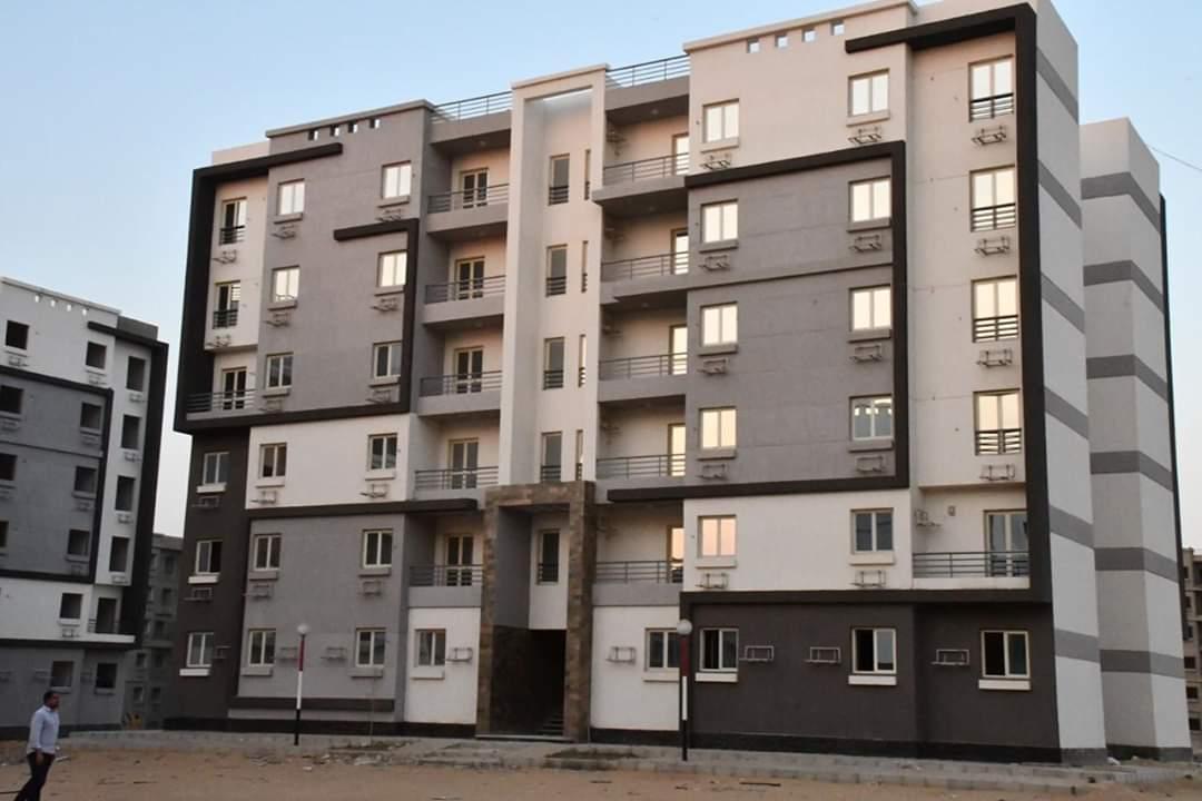 وزير الإسكان يستعرض إنجازات 6 أعوام بمختلف القطاعات فى عهد الرئيس عبدالفتاح السيسى