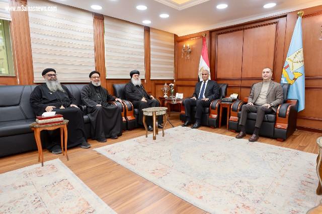 الأنبا ماركوس يهنئ محافظ كفر الشيخ بمناسبة تجديد الثقة فى سيادته 