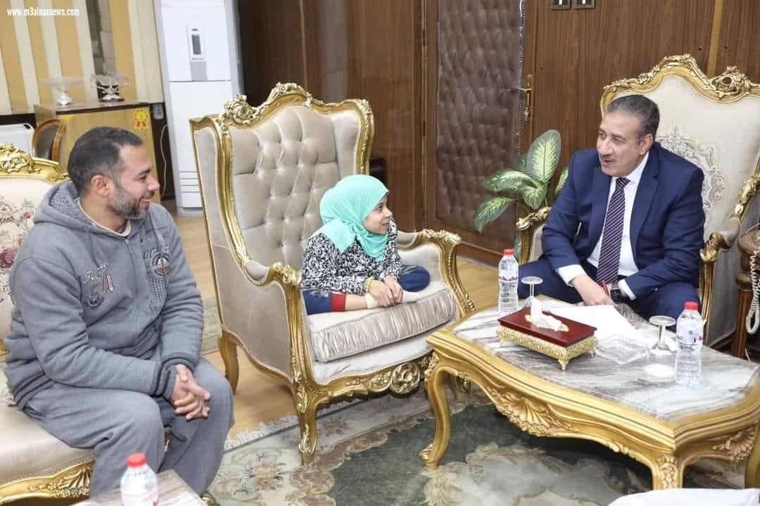 المنوفية | مساعدات مالية وعينية لطفلة تعانى من ضمور بالأعصاب وشلل بالقدمين