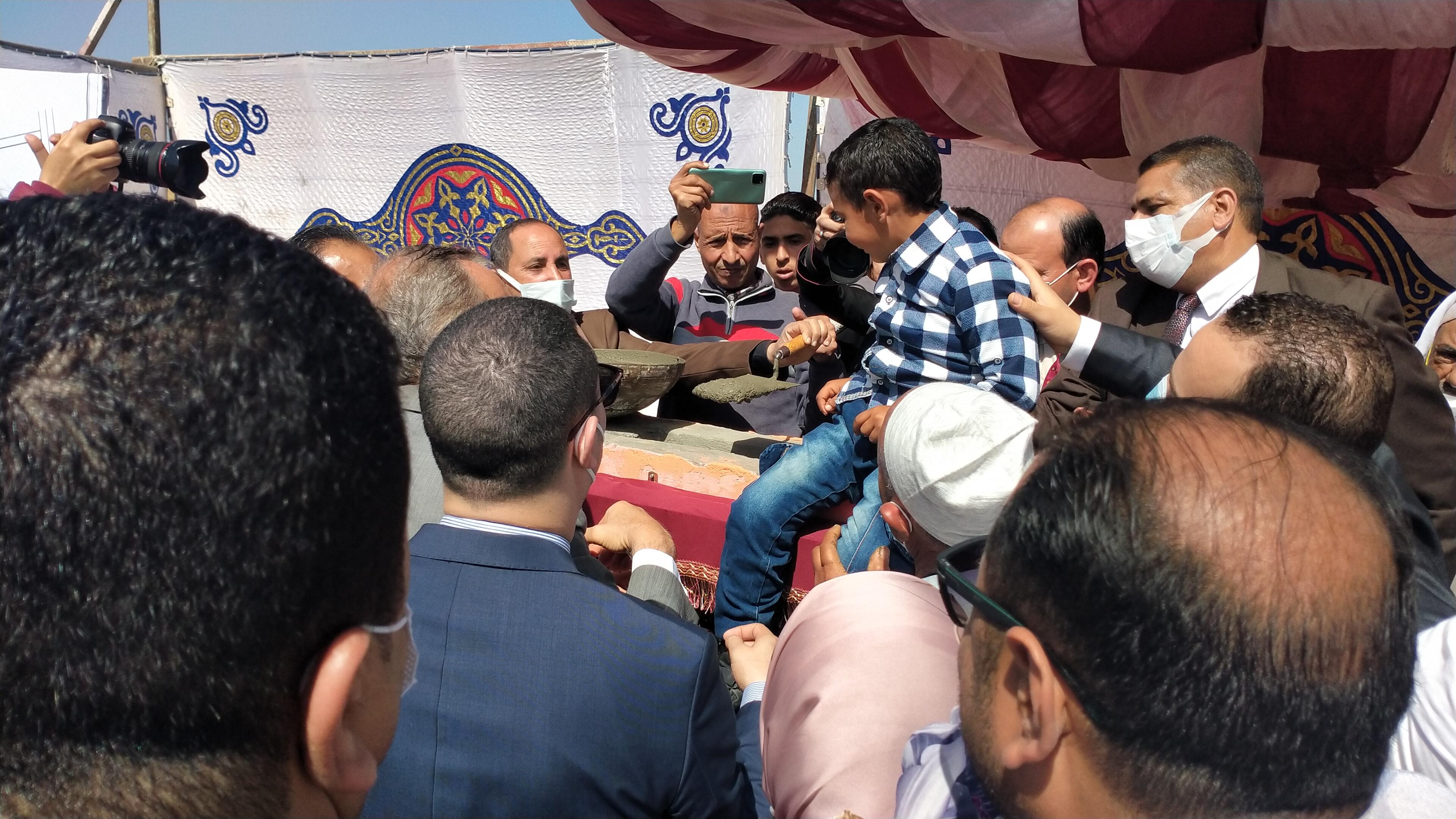 محافظ كفرالشيخ يتفقد قرية السيد من البدوي ضمن قرى مبادرة حياة كريمة.. صور