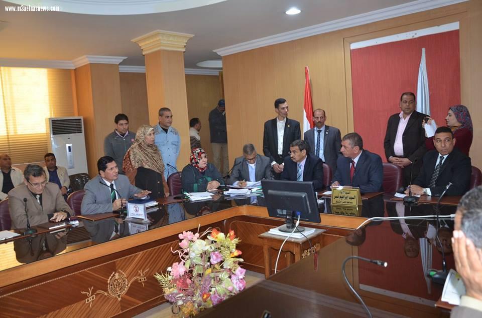 محافظ كفرالشيخ يناقش 37 شكوى فى اللقاء الأسبوعى للمواطنين