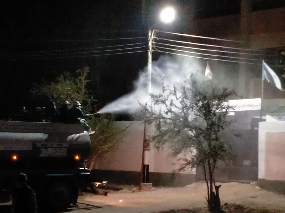 حملات رش وتطهير منشأت خدمية وأماكن حيوية بمراكز أسيوط للوقاية من فيروس كورونا المستجد