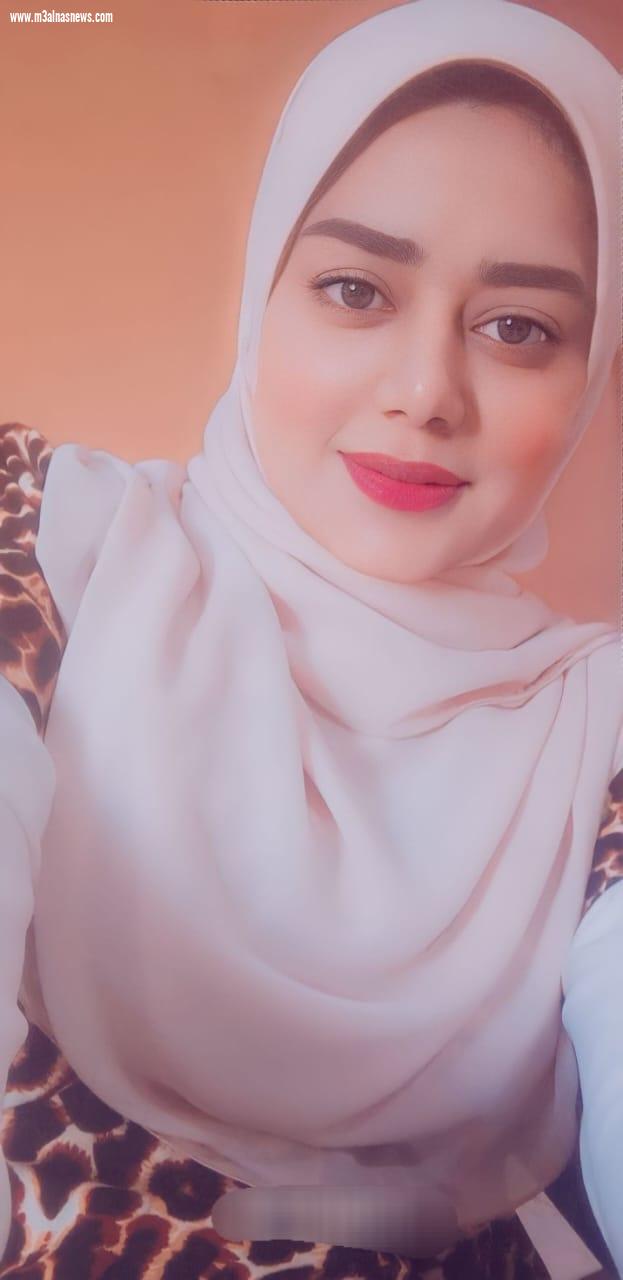 منار عادل ... ابنة أسيوط موهبة تستخدم خامات البيئة فى الرسم