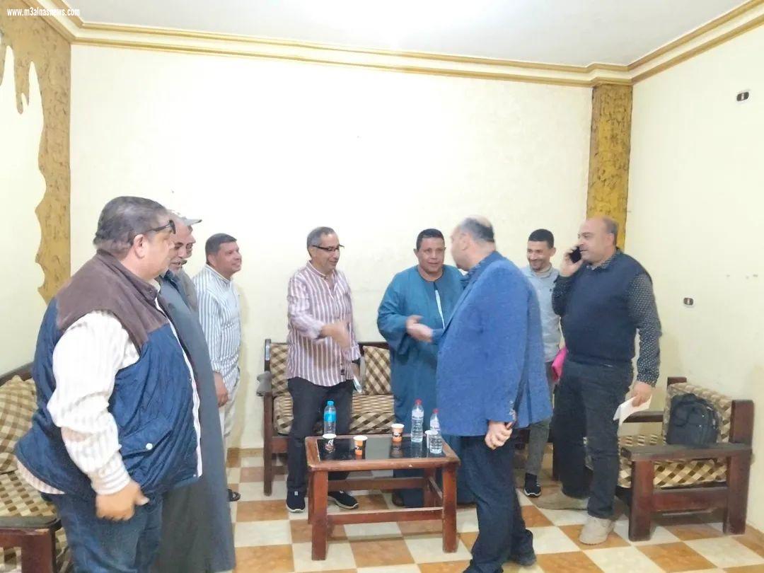 النائب وليد زيتون يلتقى بأهل الحامول بمكتبة لبحث مطالبهم والعمل على حلها فى اسرع وقت