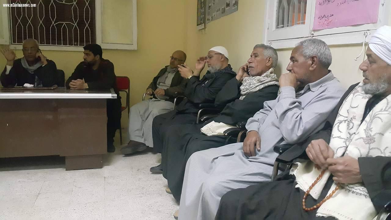 جلسة طارئة لمجلس عائلات الشهابية بكفر الشيخ لتعدى سائقين بلطيم على أبنائهم.. 