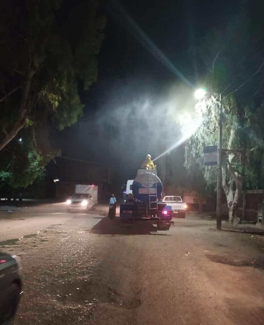 محافظ أسيوط يتابع أعمال التطهير والتعقيم الواقائي التي تتم بالمراكز والأحياء لمواجهه فيروس كورنا المستجد