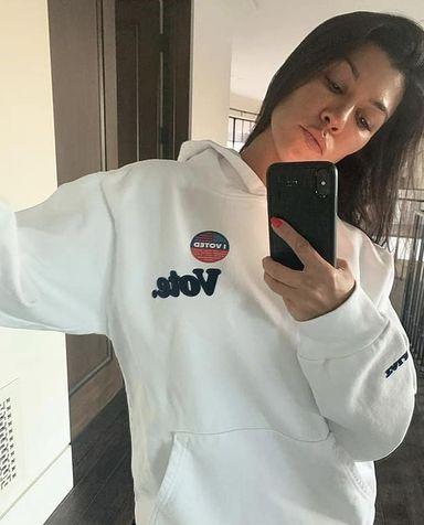 ديفيد شويمر وكورتنى كارديشان وكايلى جينز يحفزون الجمهور على المشاركة فى الانتخابات الرئاسية