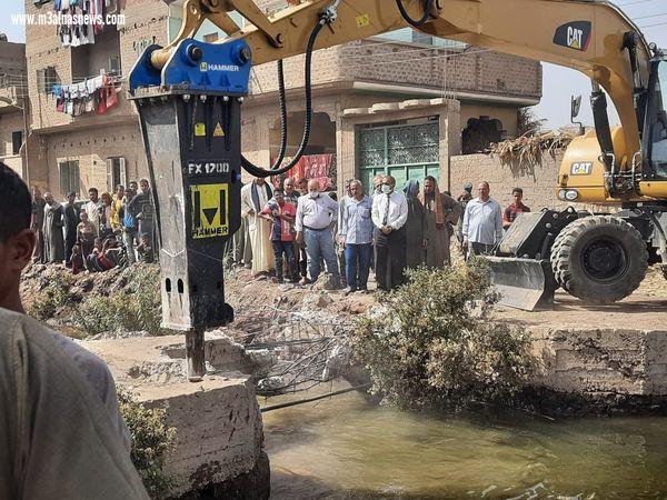 محافظ أسيوط: إزالة 28 حالة تعدي على أراضي تابعة للاصلاح الزراعي والصرف والري بمركزي منفلوط والقوصية ضمن المرحلة الثانية من الموجة الـ 18 لازالة التعديات
