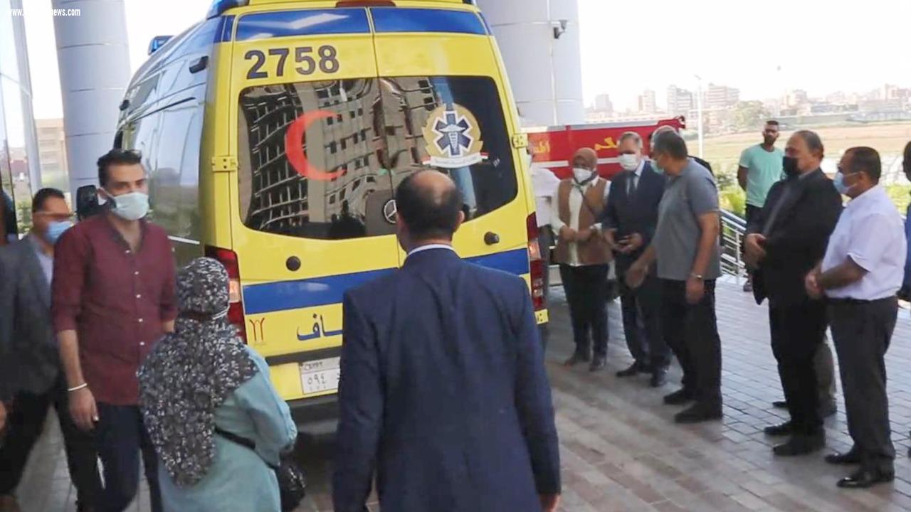 نقل المصابين من لاعبي فريق دسوق لكرة السرعة لمستشفى كفر الشيخ الجامعي