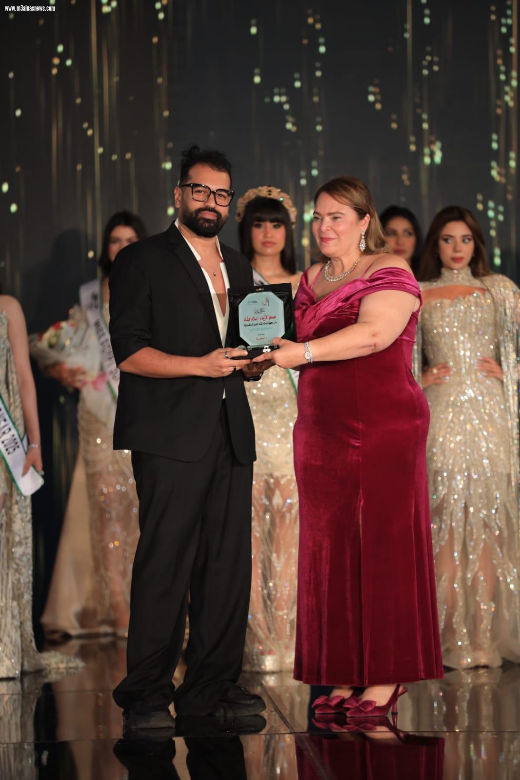 إبراهيم حشاد وإسلام حشاد يبرزان سحر الأناقة المصرية في «ميس إيجيبت»