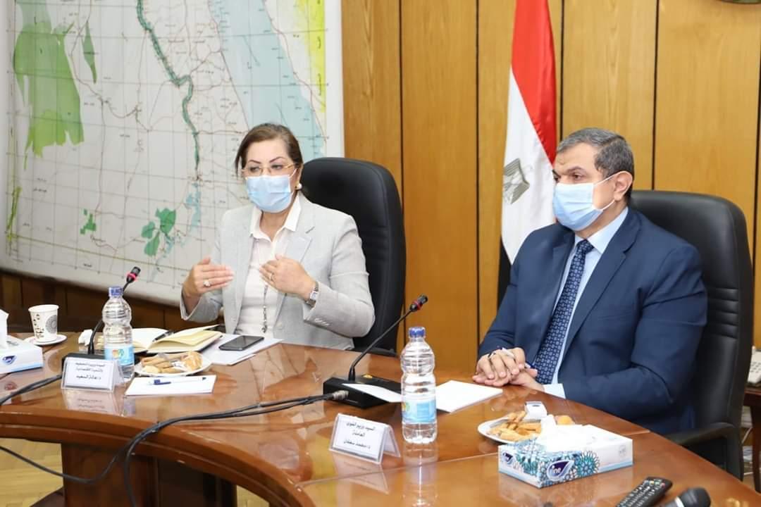 اللجنة الوزارية تقرر صرف الدفعة الثانية من منحة الـ 500 جنيه  من 21 إلي 25 يونيو الجاري بموجب كارت مسبوق الدفع  