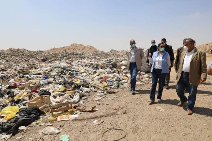 وزيرة البيئة تتابع السيطرة على عدد من الاشتعالات بمدفن العبور
