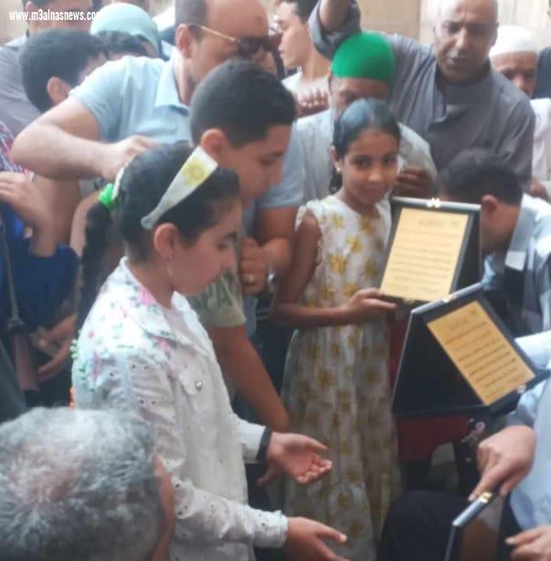 احتفالا بالمولد النبوى الشريف ... الجمعية الخيرية الرفاعية تكرم مجموعة من حفظة القرآن الكريم