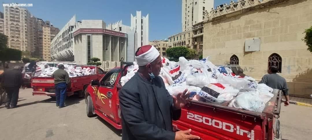 الأوقاف : توزيع (100) ألف شنطة غذائية على 6 محافظات