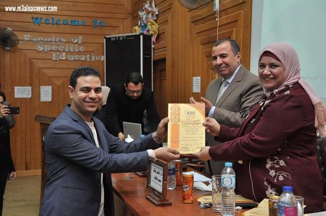 الشمول المالي والاستخدام الآمن للإنترنت والتعلم الإلكترونى.. ورشتى عمل  بـ