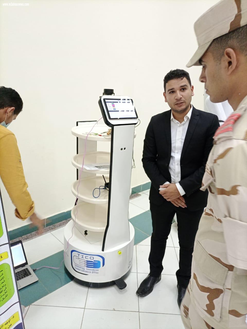 كليه الذكاء الاصطناعي بجامعه كفر الشيخ  تشارك بروبوت الخدمات الطبيه