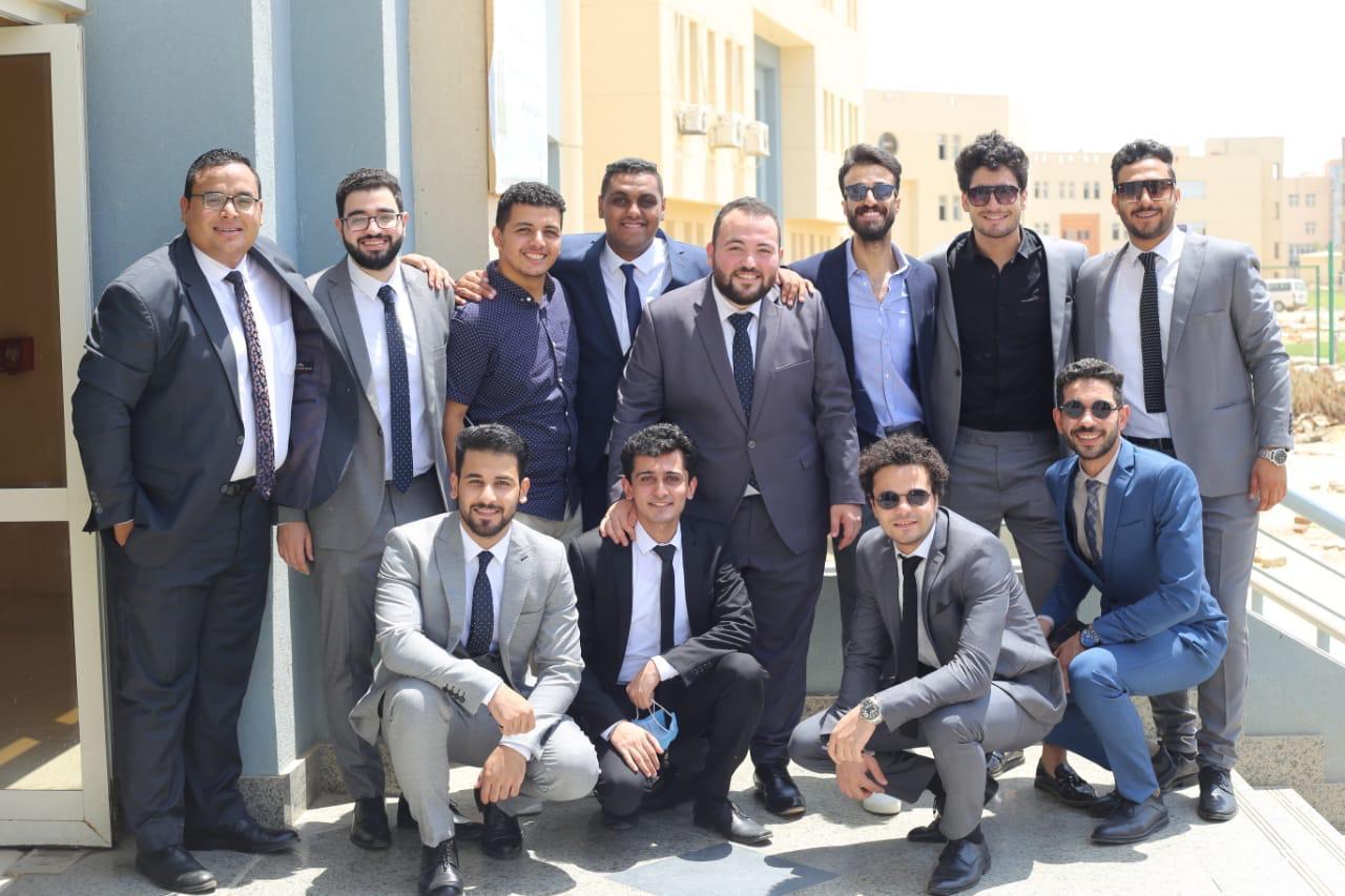 بالصور.. ختام فعاليات مناقشة مشاريع تخرج طلاب كلية الهندسة بالجامعة المصرية الروسية