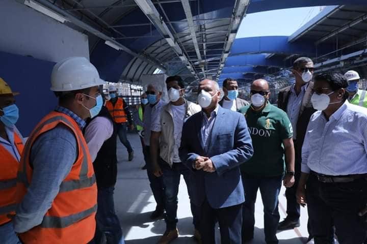وزير النقل يتفقد عدد من المشروعات الخاصة بمحطات المترو