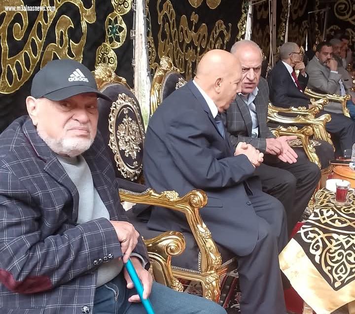 بالصور .. وزير التنمية المحلية الأسبق يقدم واجب العزاء للواء مسعد أبوسكين 